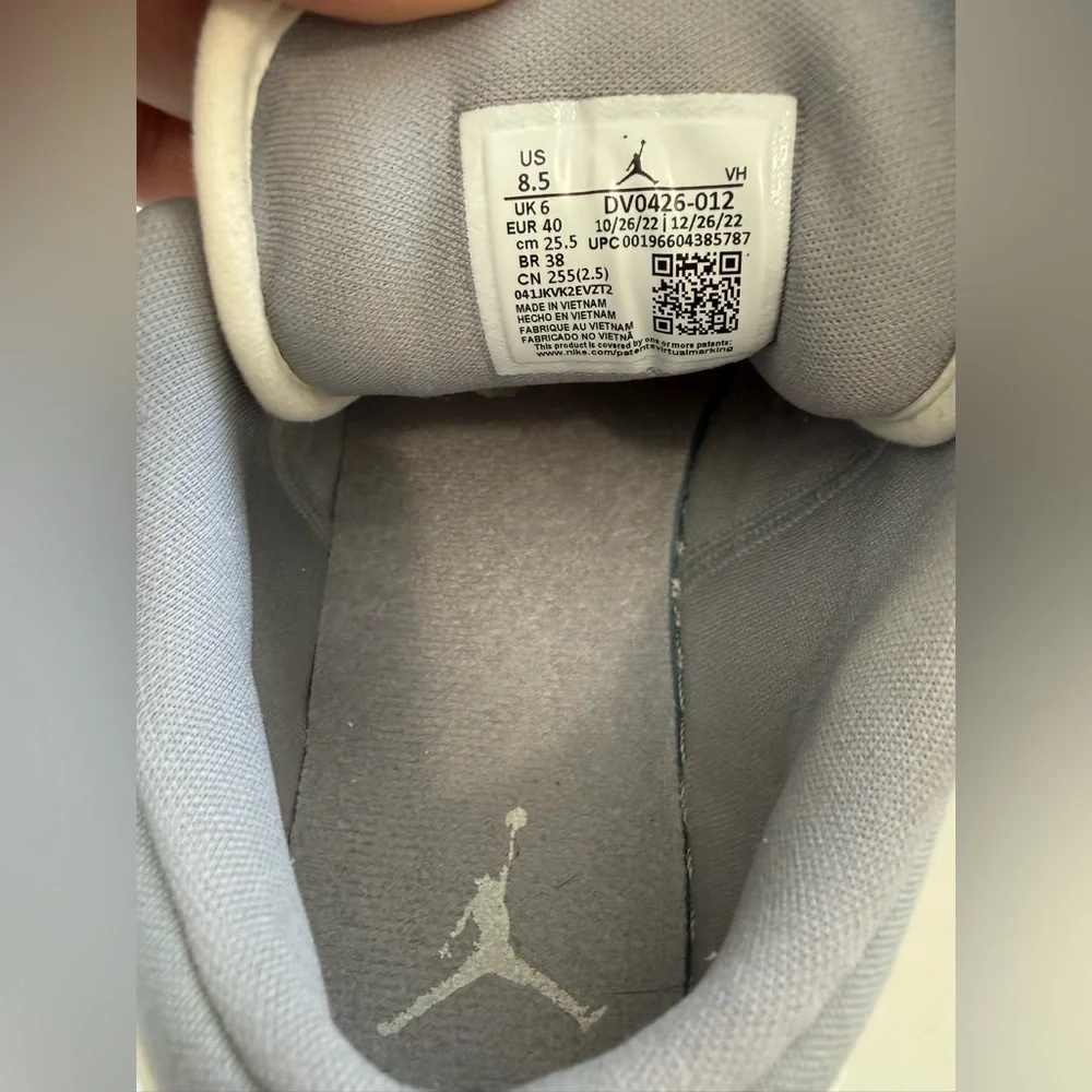 Nike  Air Jordan 1 low SE light steel Gray white Sneakers - Picture 9 of 9